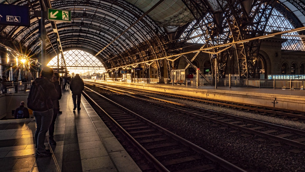 Dresden Hauptbahnhof Sonnenuntergang