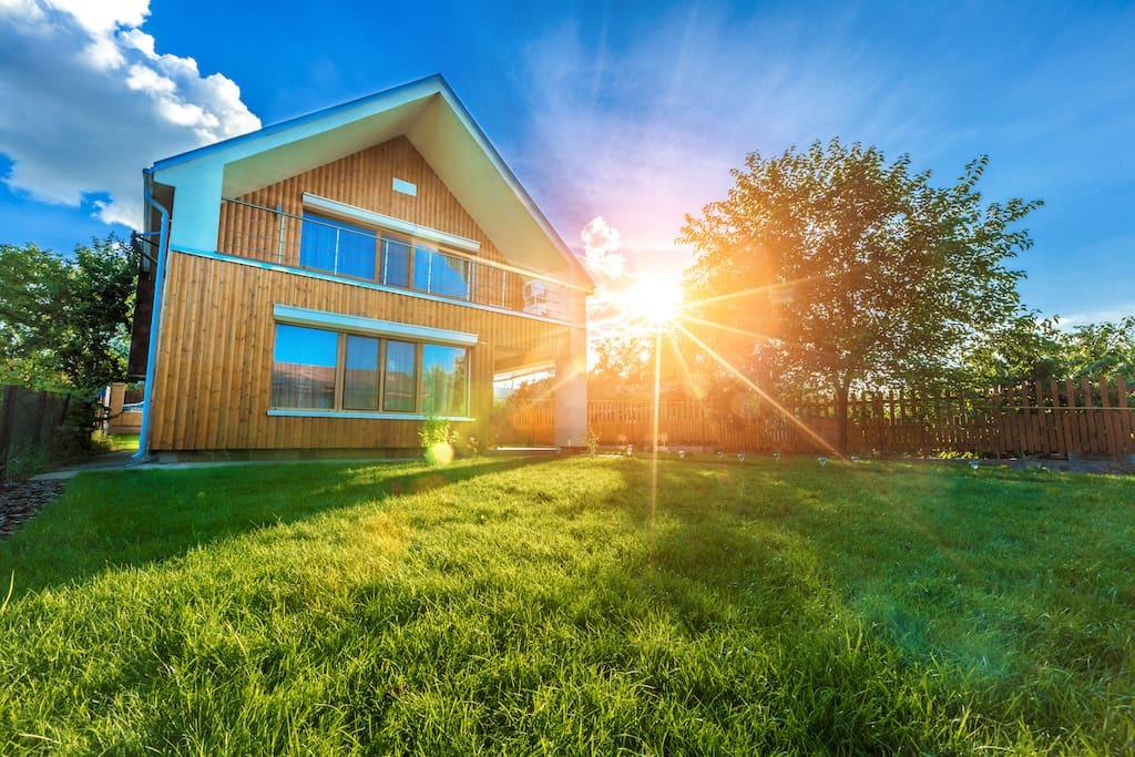 modernes-ferienhaus-sommergarten